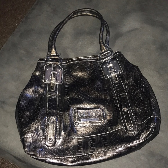 Guess Handbags - Guess purse Guess Handbags - Guess purse